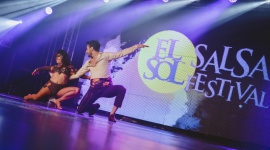 El Sol Salsa Festival już po raz 13.! LIFESTYLE, Muzyka - El Sol Salsa Festival już niedługo po raz 13 będzie podgrzewał warszawską jesienną atmosferę. Najbardziej słoneczny festiwal taneczny w Europie wesprze El Sol - marka o iście hiszpańskim temperamencie.