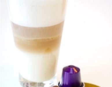 DIABEŁ PIJA LATTE W STREFIE NESPRESSO 44.FPFF W GDYNI